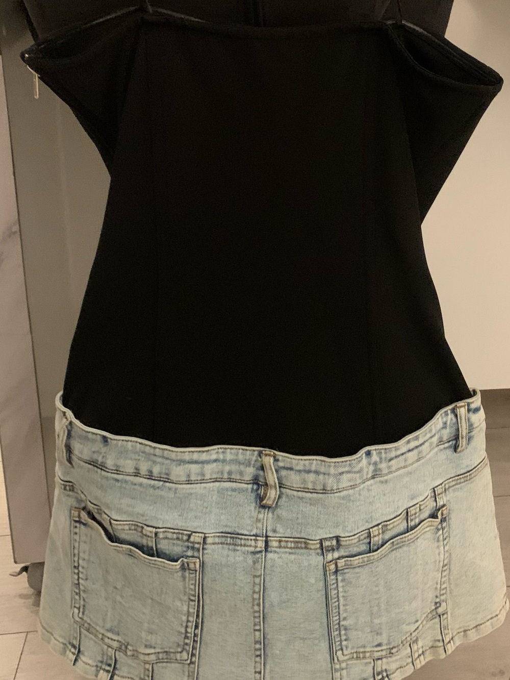 Black Corset-Style Mini Skirt with Light Denim Panel

Size: 
S, M, L - Picture 2 of 2